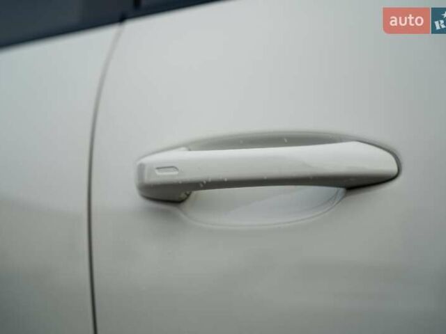 Білий Порше Cayenne, об'ємом двигуна 3 л та пробігом 60 тис. км за 64900 $, фото 26 на Automoto.ua