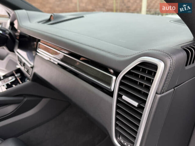 Белый Порше Каен, объемом двигателя 3 л и пробегом 77 тыс. км за 69950 $, фото 72 на Automoto.ua