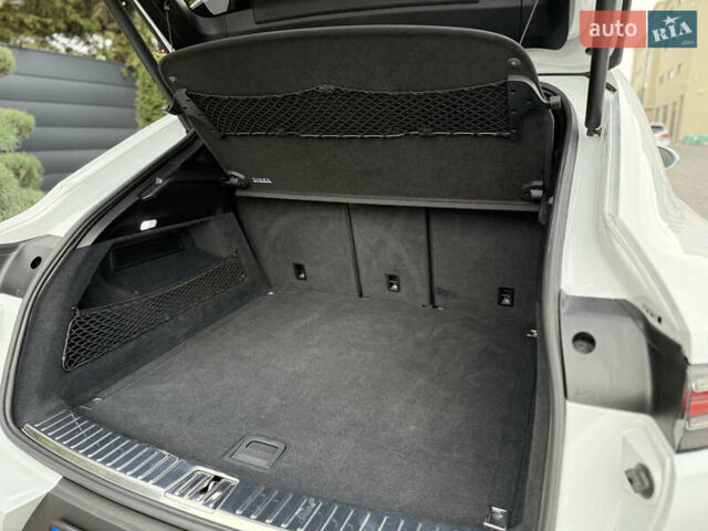 Білий Порше Cayenne, об'ємом двигуна 3 л та пробігом 45 тис. км за 59500 $, фото 52 на Automoto.ua