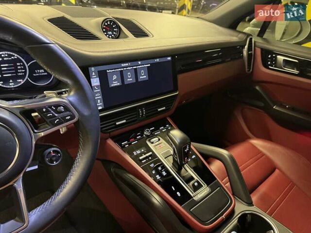 Белый Порше Каен, объемом двигателя 2.89 л и пробегом 62 тыс. км за 61255 $, фото 31 на Automoto.ua