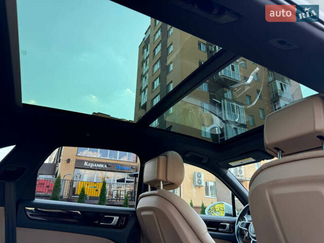 Білий Порше Cayenne, об'ємом двигуна 3 л та пробігом 92 тис. км за 55000 $, фото 25 на Automoto.ua