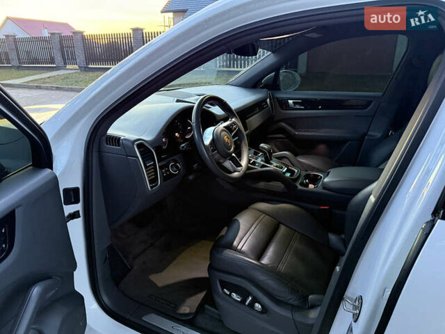 Белый Порше Каен, объемом двигателя 3 л и пробегом 96 тыс. км за 41800 $, фото 7 на Automoto.ua