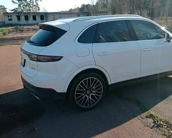 Белый Порше Каен, объемом двигателя 3 л и пробегом 105 тыс. км за 67000 $, фото 3 на Automoto.ua