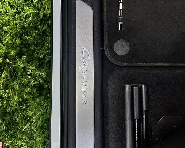 Білий Порше Cayenne, об'ємом двигуна 3 л та пробігом 129 тис. км за 84000 $, фото 9 на Automoto.ua