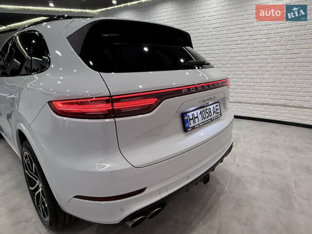 Білий Порше Cayenne, об'ємом двигуна 2.89 л та пробігом 96 тис. км за 64999 $, фото 90 на Automoto.ua