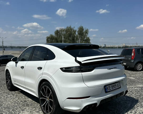 Белый Порше Каен, объемом двигателя 4 л и пробегом 32 тыс. км за 90000 $, фото 7 на Automoto.ua