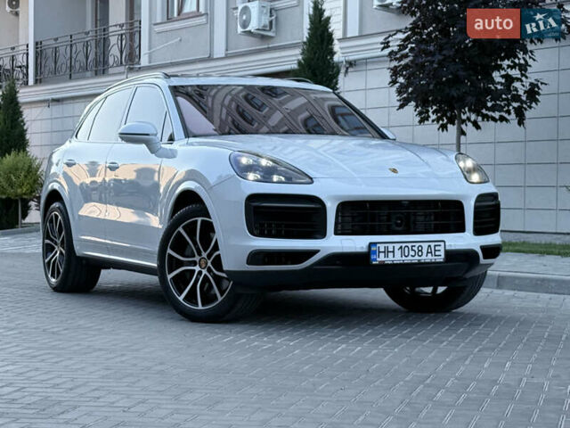Белый Порше Каен, объемом двигателя 2.89 л и пробегом 96 тыс. км за 72000 $, фото 2 на Automoto.ua