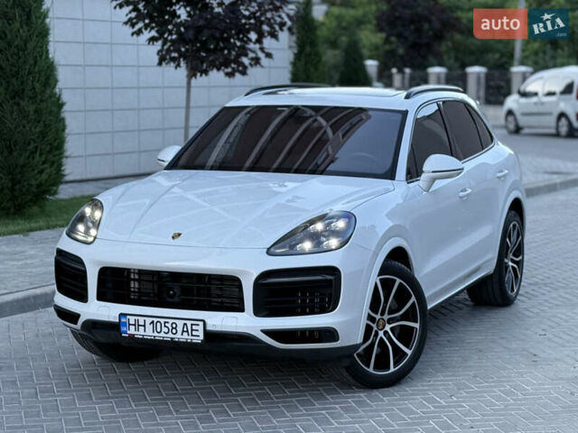 Белый Порше Каен, объемом двигателя 2.89 л и пробегом 96 тыс. км за 72000 $, фото 34 на Automoto.ua