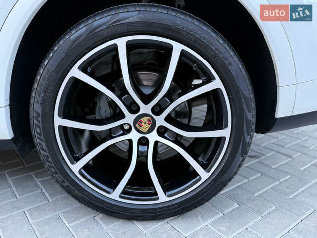 Білий Порше Cayenne, об'ємом двигуна 2.89 л та пробігом 96 тис. км за 64999 $, фото 65 на Automoto.ua