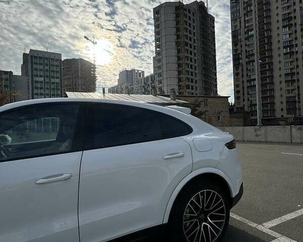 Білий Порше Cayenne, об'ємом двигуна 3 л та пробігом 42 тис. км за 82000 $, фото 5 на Automoto.ua