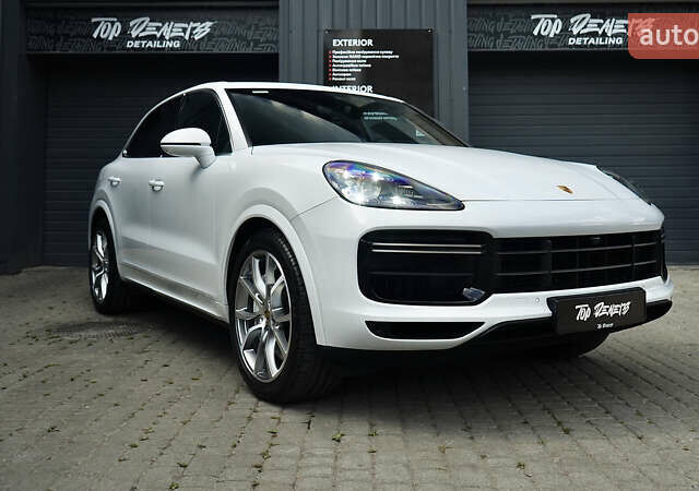 Білий Порше Cayenne, об'ємом двигуна 4 л та пробігом 70 тис. км за 87999 $, фото 1 на Automoto.ua
