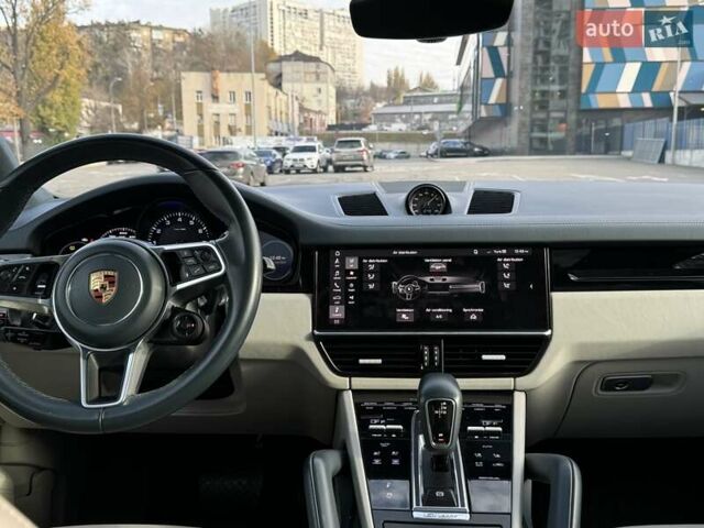 Білий Порше Cayenne, об'ємом двигуна 3 л та пробігом 42 тис. км за 82000 $, фото 16 на Automoto.ua