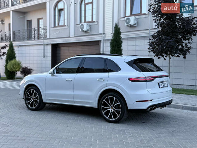 Белый Порше Каен, объемом двигателя 2.89 л и пробегом 96 тыс. км за 72000 $, фото 12 на Automoto.ua