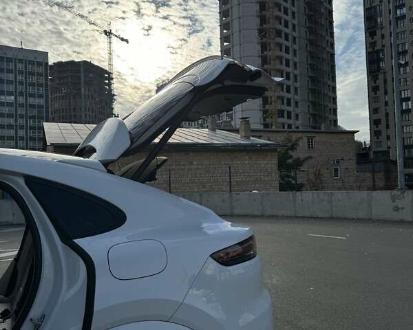 Білий Порше Cayenne, об'ємом двигуна 3 л та пробігом 42 тис. км за 82000 $, фото 34 на Automoto.ua