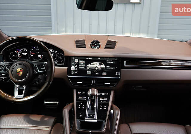 Білий Порше Cayenne, об'ємом двигуна 4 л та пробігом 70 тис. км за 87999 $, фото 30 на Automoto.ua
