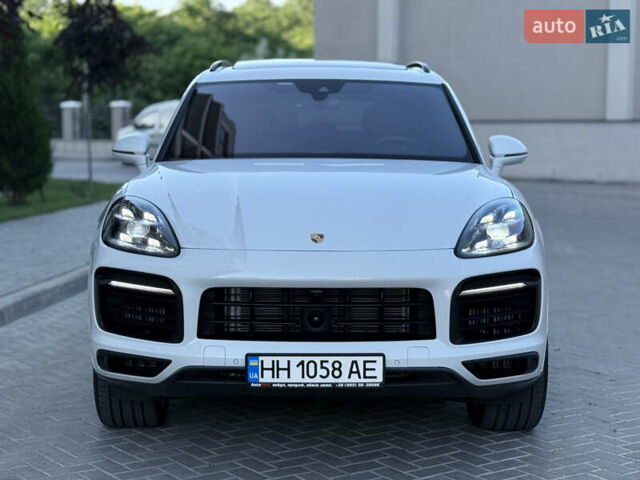Белый Порше Каен, объемом двигателя 2.89 л и пробегом 96 тыс. км за 72000 $, фото 13 на Automoto.ua