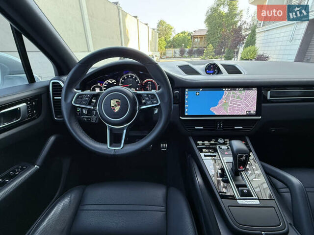 Белый Порше Каен, объемом двигателя 2.89 л и пробегом 96 тыс. км за 72000 $, фото 64 на Automoto.ua