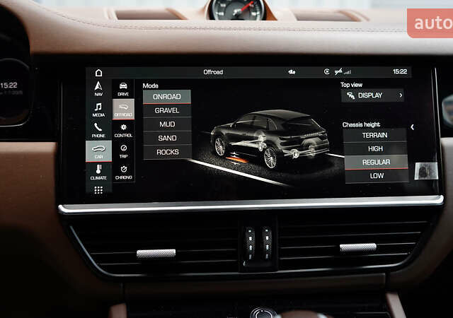 Білий Порше Cayenne, об'ємом двигуна 4 л та пробігом 70 тис. км за 87999 $, фото 40 на Automoto.ua