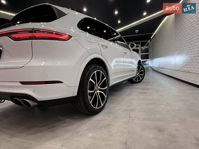 Білий Порше Cayenne, об'ємом двигуна 2.89 л та пробігом 96 тис. км за 64999 $, фото 87 на Automoto.ua