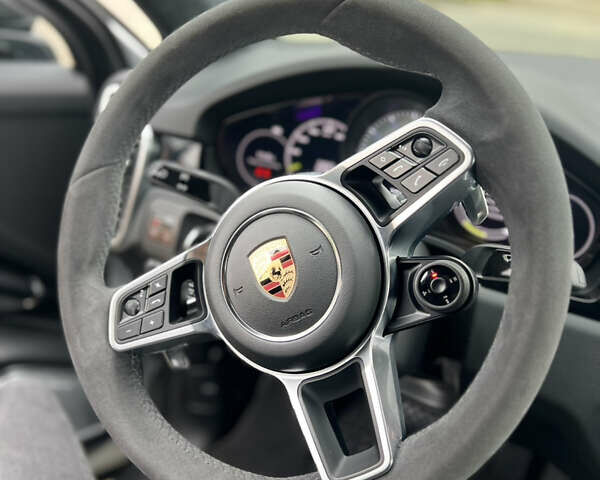 Белый Порше Каен, объемом двигателя 3 л и пробегом 34 тыс. км за 130000 $, фото 8 на Automoto.ua