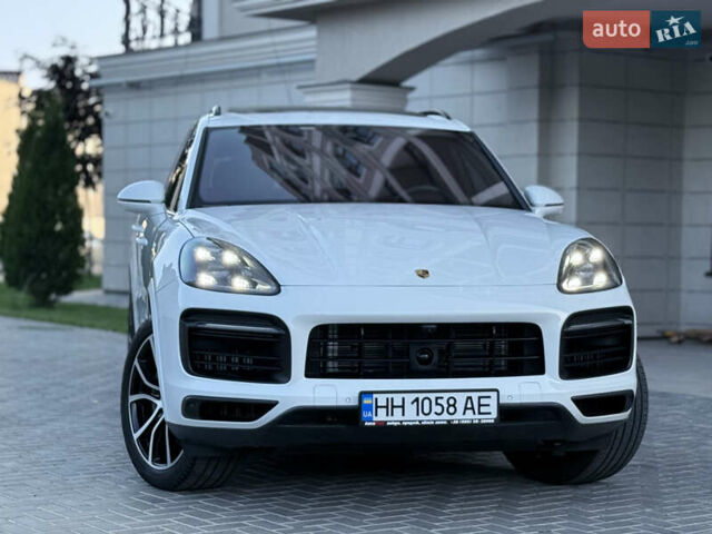Белый Порше Каен, объемом двигателя 2.89 л и пробегом 96 тыс. км за 72000 $, фото 48 на Automoto.ua