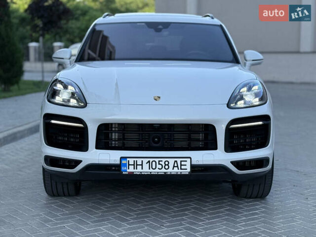 Белый Порше Каен, объемом двигателя 2.89 л и пробегом 96 тыс. км за 72000 $, фото 14 на Automoto.ua