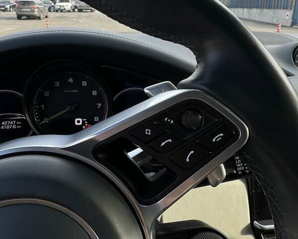 Білий Порше Cayenne, об'ємом двигуна 3 л та пробігом 42 тис. км за 82000 $, фото 18 на Automoto.ua