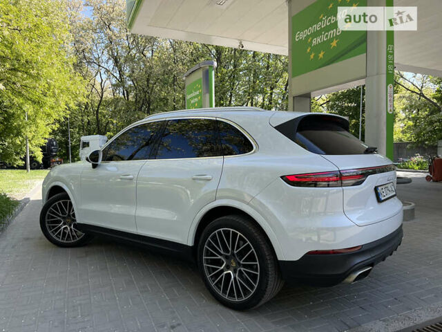 Білий Порше Cayenne, об'ємом двигуна 3 л та пробігом 79 тис. км за 56900 $, фото 1 на Automoto.ua