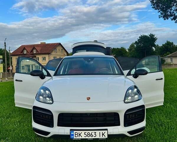 Білий Порше Cayenne, об'ємом двигуна 3 л та пробігом 129 тис. км за 84000 $, фото 1 на Automoto.ua