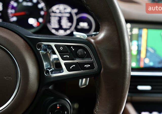 Білий Порше Cayenne, об'ємом двигуна 4 л та пробігом 70 тис. км за 87999 $, фото 34 на Automoto.ua