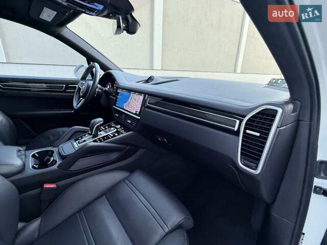 Білий Порше Cayenne, об'ємом двигуна 2.89 л та пробігом 96 тис. км за 64999 $, фото 46 на Automoto.ua