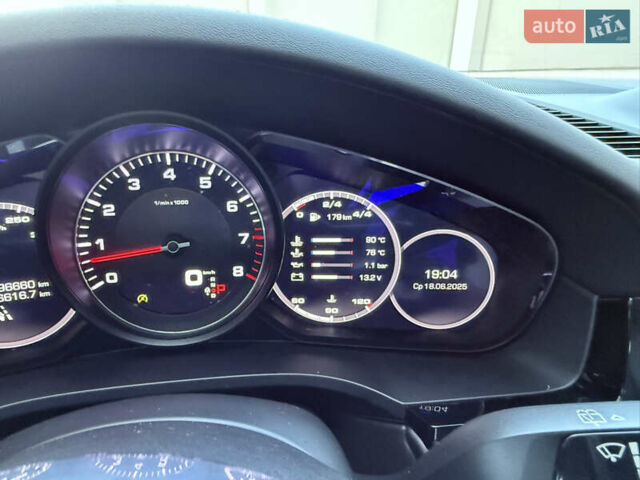 Білий Порше Cayenne, об'ємом двигуна 2.89 л та пробігом 96 тис. км за 64999 $, фото 36 на Automoto.ua