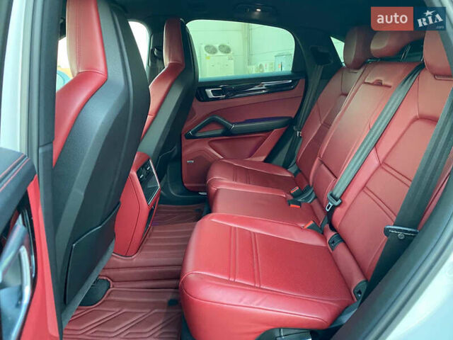Білий Порше Cayenne, об'ємом двигуна 3 л та пробігом 87 тис. км за 75000 $, фото 17 на Automoto.ua