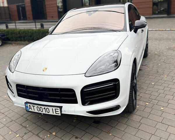 Белый Порше Каен, объемом двигателя 3 л и пробегом 34 тыс. км за 130000 $, фото 1 на Automoto.ua