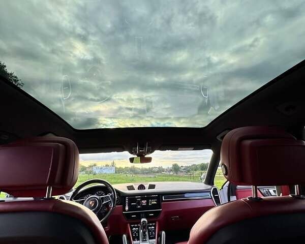 Білий Порше Cayenne, об'ємом двигуна 3 л та пробігом 129 тис. км за 84000 $, фото 7 на Automoto.ua