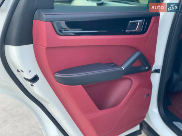 Білий Порше Cayenne, об'ємом двигуна 3 л та пробігом 87 тис. км за 75000 $, фото 18 на Automoto.ua