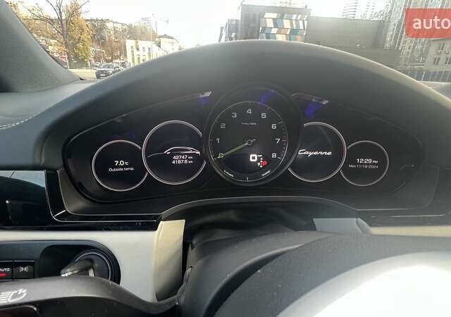 Білий Порше Cayenne, об'ємом двигуна 3 л та пробігом 42 тис. км за 82000 $, фото 17 на Automoto.ua