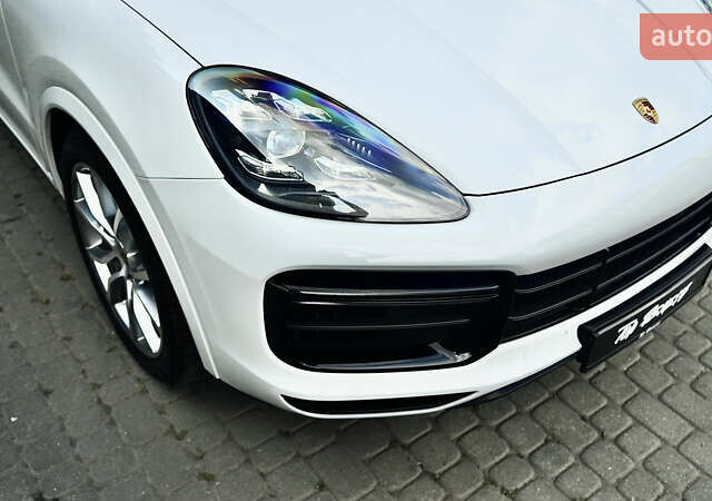 Білий Порше Cayenne, об'ємом двигуна 4 л та пробігом 70 тис. км за 87999 $, фото 2 на Automoto.ua
