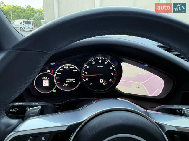 Белый Порше Каен, объемом двигателя 2.89 л и пробегом 96 тыс. км за 72000 $, фото 50 на Automoto.ua