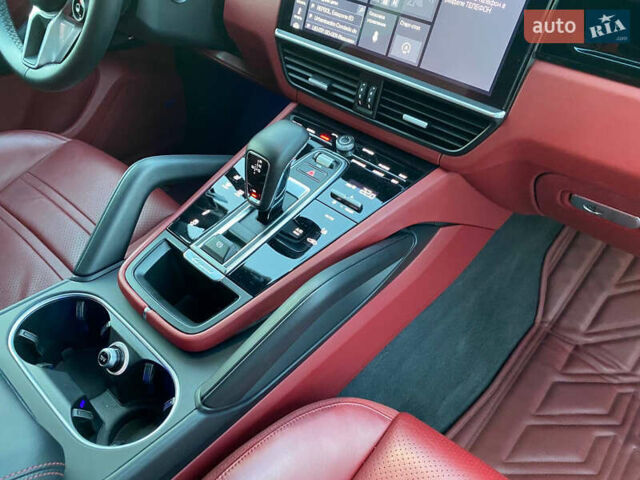 Білий Порше Cayenne, об'ємом двигуна 3 л та пробігом 87 тис. км за 75000 $, фото 10 на Automoto.ua