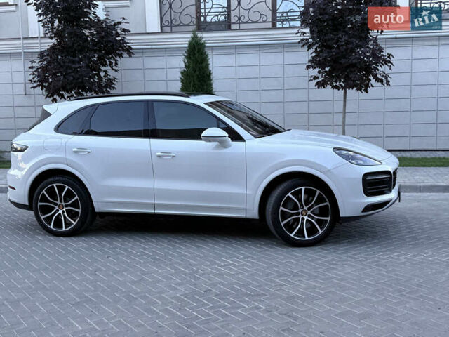 Белый Порше Каен, объемом двигателя 2.89 л и пробегом 96 тыс. км за 72000 $, фото 6 на Automoto.ua