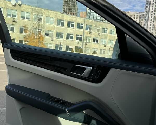 Білий Порше Cayenne, об'ємом двигуна 3 л та пробігом 42 тис. км за 82000 $, фото 24 на Automoto.ua