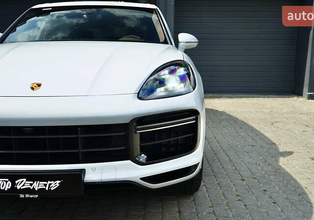 Білий Порше Cayenne, об'ємом двигуна 4 л та пробігом 70 тис. км за 87999 $, фото 6 на Automoto.ua