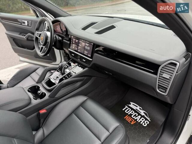 Белый Порше Каен, объемом двигателя 3 л и пробегом 80 тыс. км за 51500 $, фото 27 на Automoto.ua