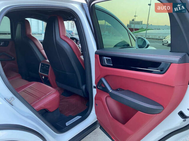 Білий Порше Cayenne, об'ємом двигуна 3 л та пробігом 87 тис. км за 75000 $, фото 15 на Automoto.ua