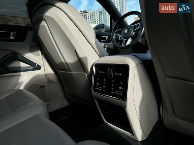 Білий Порше Cayenne, об'ємом двигуна 3 л та пробігом 42 тис. км за 82000 $, фото 27 на Automoto.ua