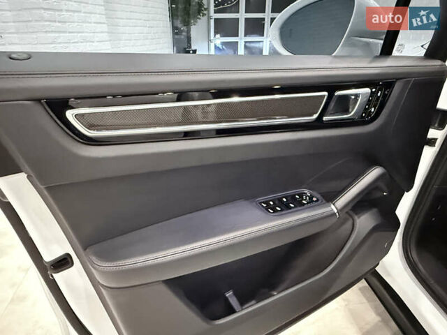 Білий Порше Cayenne, об'ємом двигуна 2.89 л та пробігом 96 тис. км за 64999 $, фото 77 на Automoto.ua