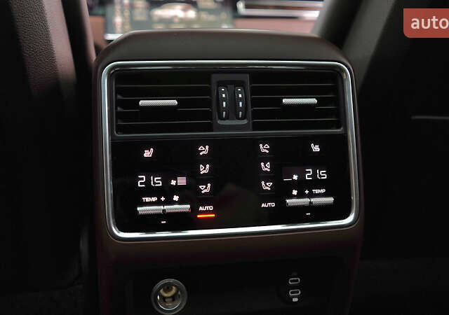 Білий Порше Cayenne, об'ємом двигуна 4 л та пробігом 70 тис. км за 87999 $, фото 57 на Automoto.ua