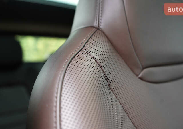 Білий Порше Cayenne, об'ємом двигуна 4 л та пробігом 70 тис. км за 87999 $, фото 53 на Automoto.ua