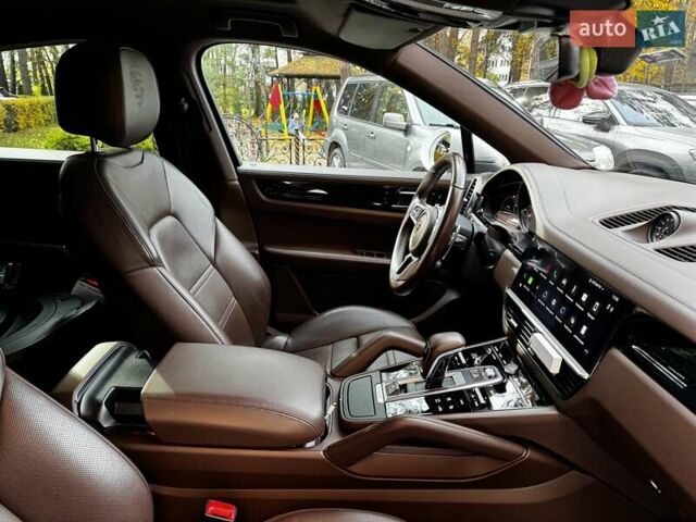 Белый Порше Каен, объемом двигателя 3 л и пробегом 61 тыс. км за 95000 $, фото 16 на Automoto.ua